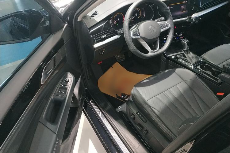 Used Volkswagen Passat 2025 Premium Version 380TSI Dragon Edition