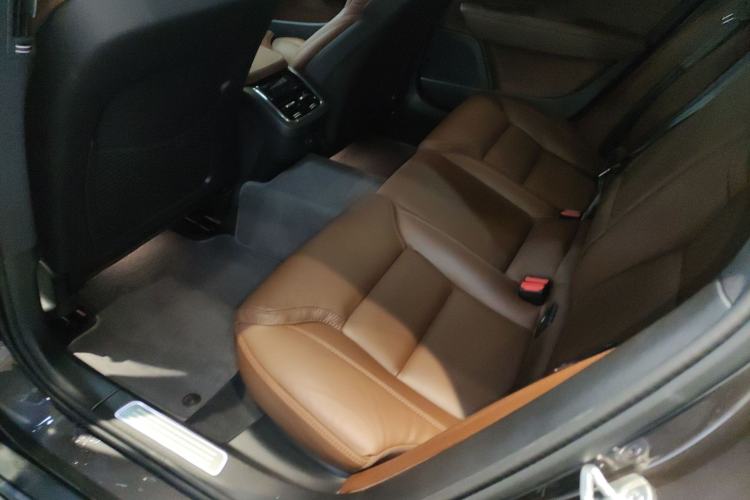 Used Volvo V90 2024 Cross Country B5 AWD Prestige Edition
