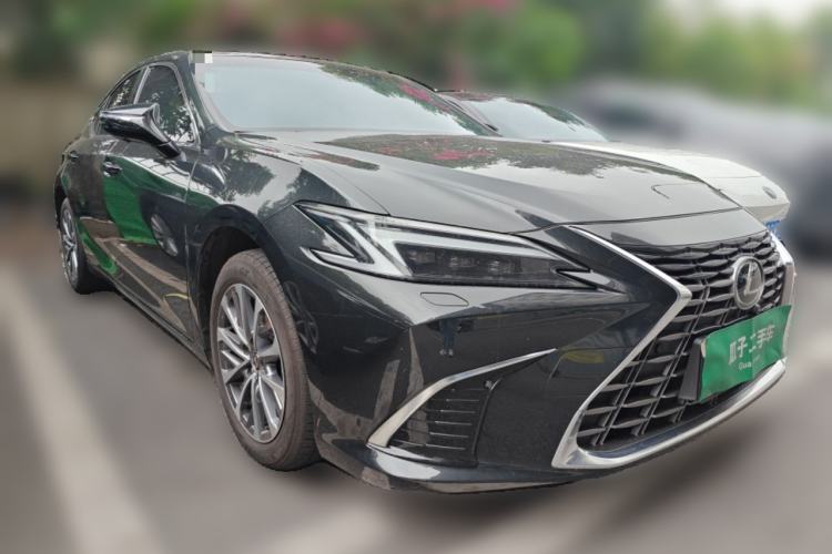 Used Lexus ES 2025 200 Premium Edition Front Right 45 Deg