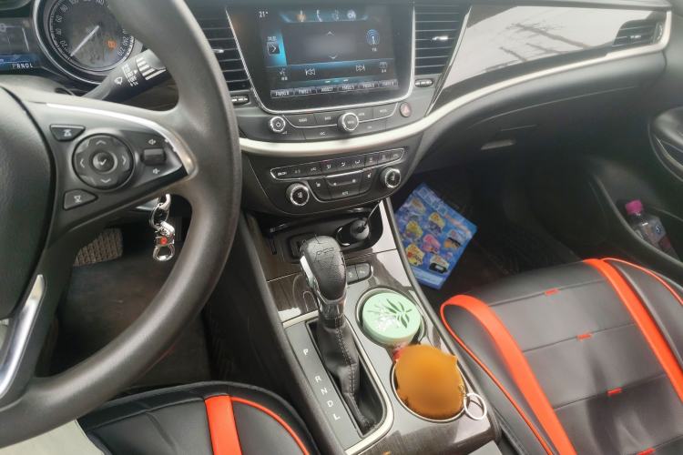 Used Buick Verano 2018 Sedan 20T Dual-Clutch Elite Model Audio And AC Panel