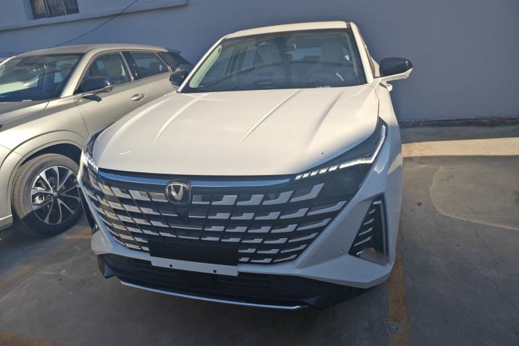 Used CHANGAN UNI-Z New Energy 2024 Blue Whale Smart Electric iDD 125km Beyond Edition Front