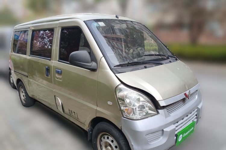 Used Wuling Rongguang 2011 1.2L Base Version
