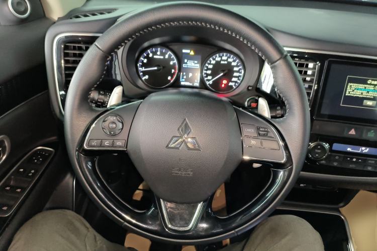 Used Mitsubishi Outlander 2020 2.4L 4x4 Zhi Xiang Edition 5 Seats