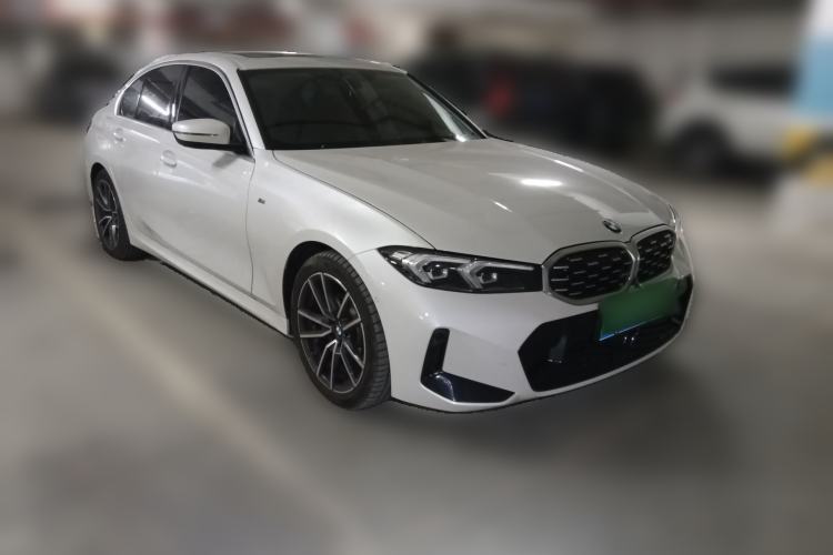 Used BMW 3 Series 2025 325i M Sport Package Front Right 45 Deg