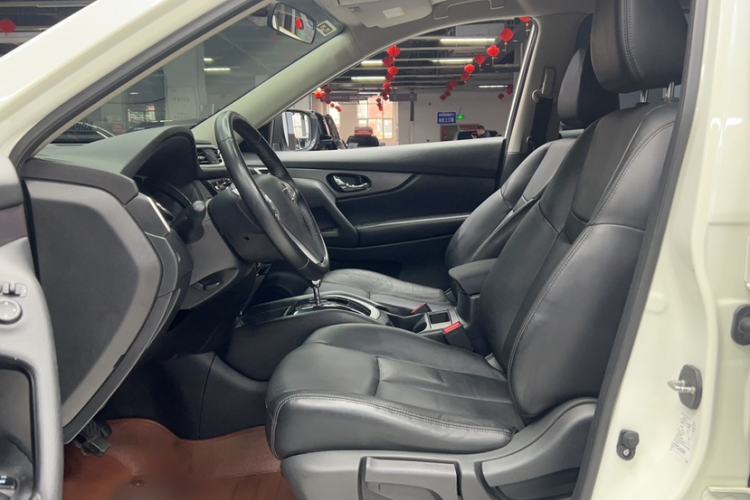 Used Nissan X-Trail 2014 2.0L CVT Comfort Edition 2WD Interior 2