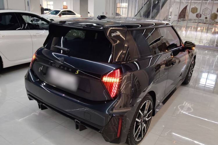 Used MINI Electric COOPER 2024 452km COOPER SE Racing Driver Rear Right 45 Deg