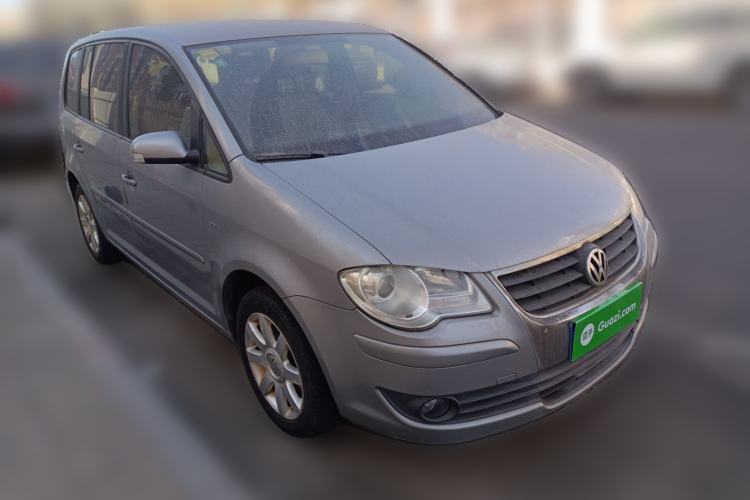 Used Volkswagen Touran 2008 2.0L Smart Edition 5-seat Manual
