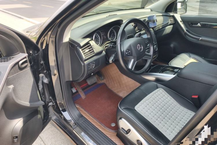 Used Mercedes-Benz R-Class 2017 R 320 4MATIC Business Edition Prestige Model