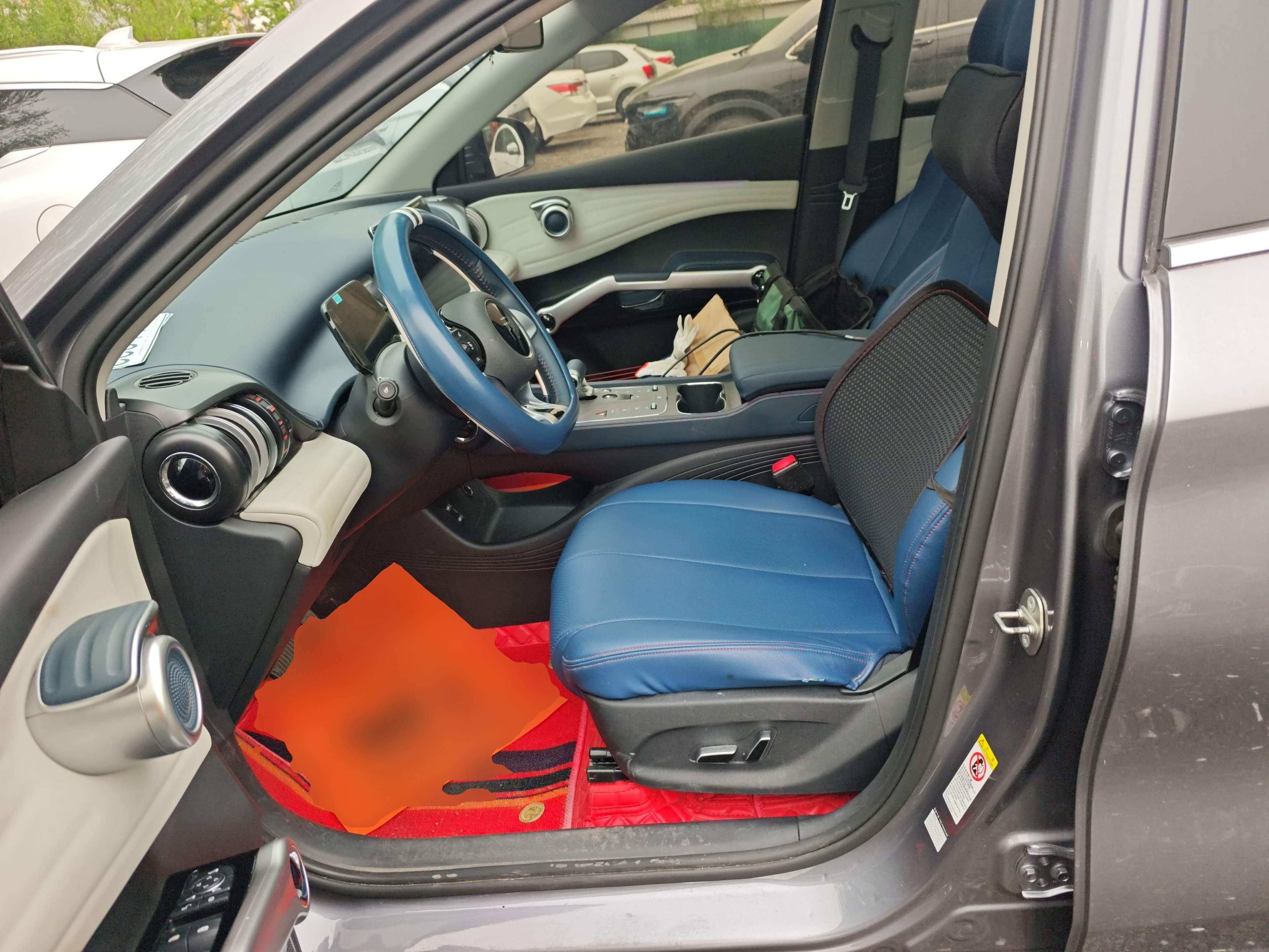 Переднее сиденье в автомобиле