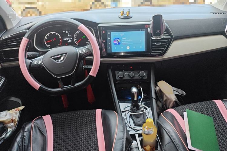 Used Jetta VS5 2023 280TSI Automatic Trend Edition Center Console