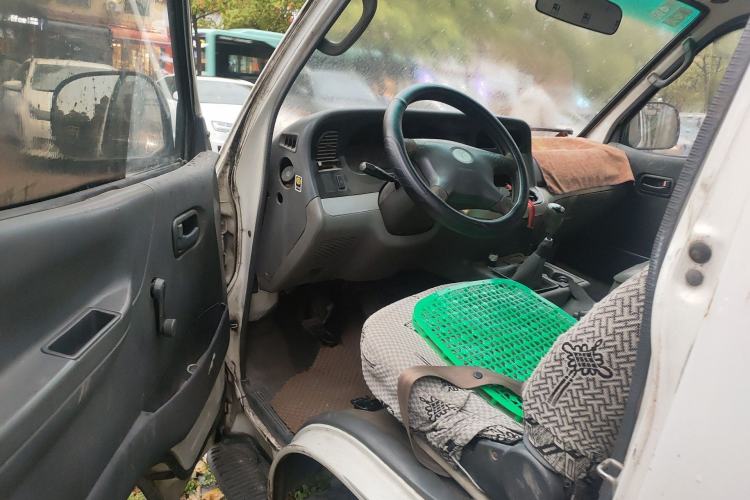 Used Jinbei Hiace 2014 2.0L 5th Generation Kuaiyunwang Business Version 4G19 Driver Seat