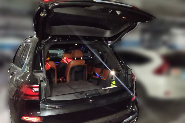 Used BMW X7 2020 xDrive40i Luxury M Sport Package Trunk