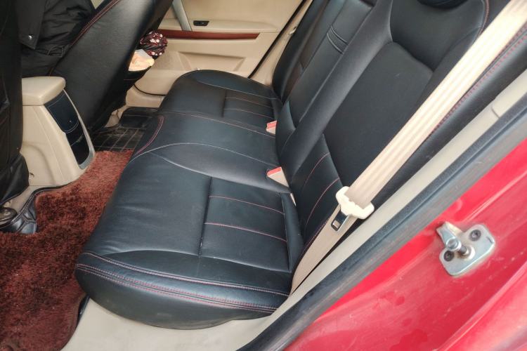 Used Roewe 550 2012 550 1.8L Manual "Pure Gold" Limited Edition
