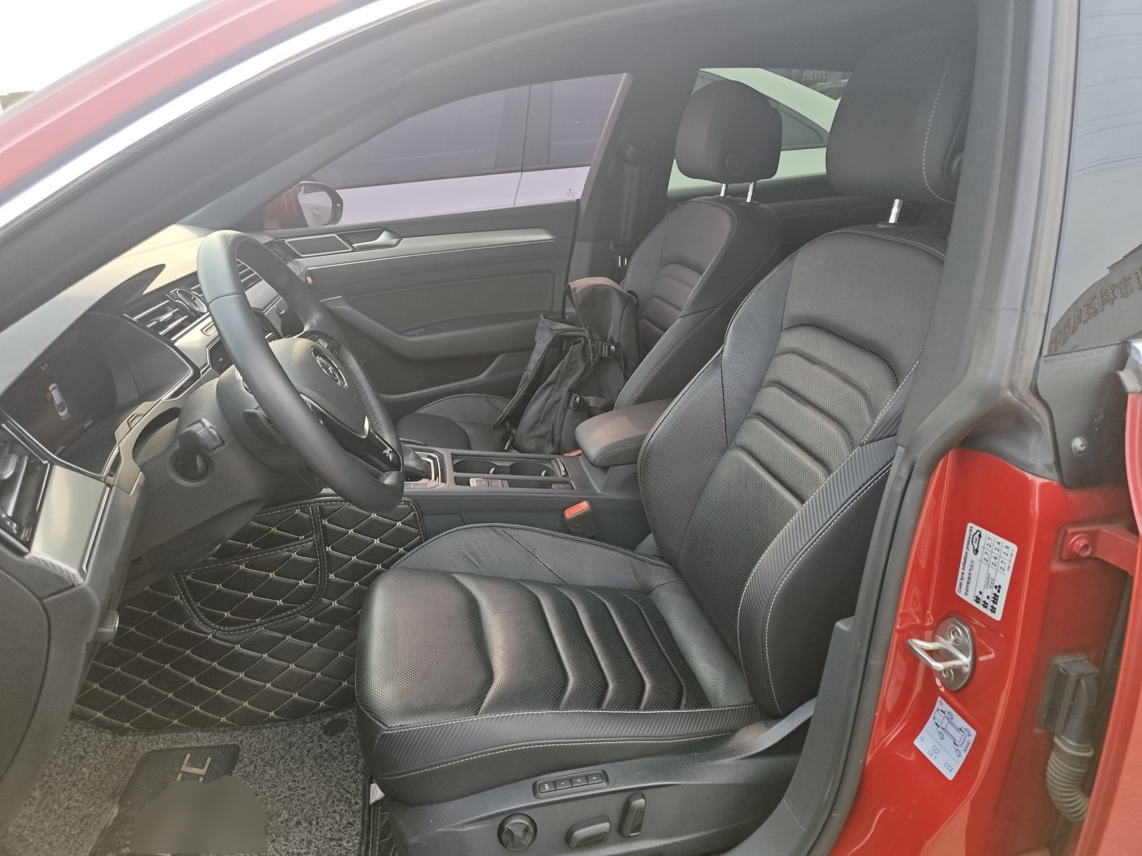 Переднее сиденье в автомобиле