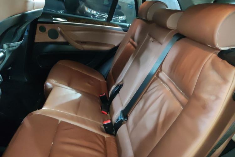 Used BMW X5 2011 xDrive35i Luxury Model
