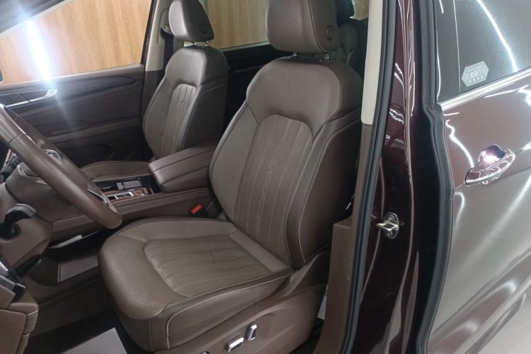 Used Volkswagen Viloran 2022 330TSI Luxury Edition Interior 1