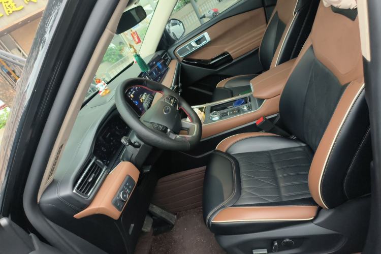 Used Ford Explorer 2023 EcoBoost 285 Four-Wheel Drive Titanium Edition 6 Seats