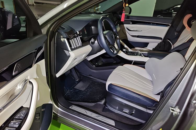 Used BYD Song PLUS New Energy 2021 DM-i 110KM Flagship PLUS 5G Edition Driver Seat