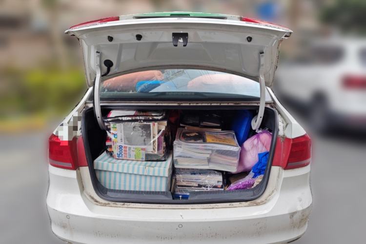 Used Volkswagen Santana 2015 1.6L Manual Comfort Edition Trunk