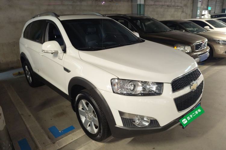 Used Chevrolet Captiva 2014 2.4L 4x4 Luxury Edition 5 Seats Front Right 45 Deg