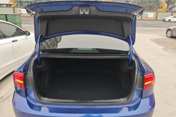 Used Volkswagen Lamando 2021 280TSI DSG Comfort Edition Trunk