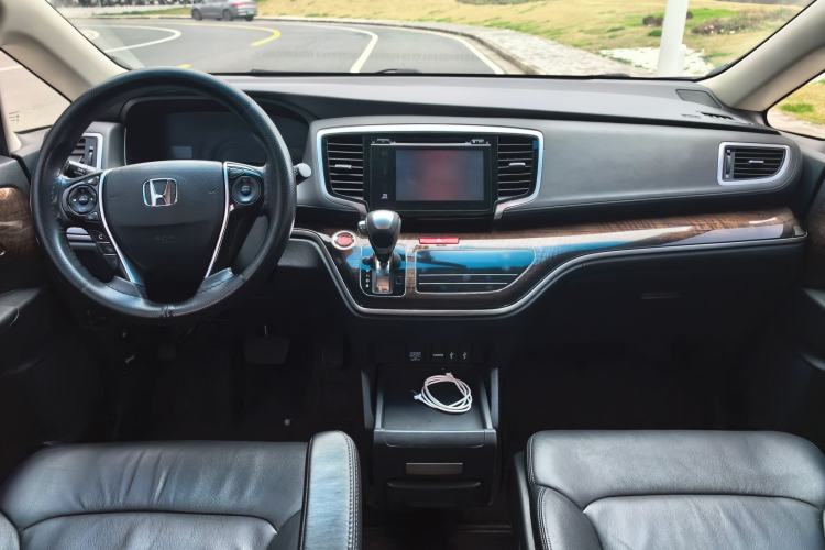 Used Honda Odyssey 2015 Updated Version 2.4L Smart Edition
