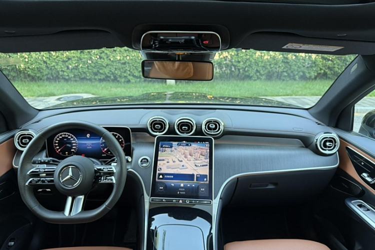 Used Mercedes-Benz GLC 2025 GLC 260 L 4MATIC Luxury Model
