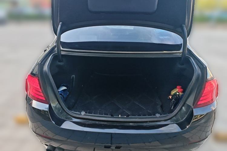 Used BMW 5 Series 2013 525Li Leading Model

