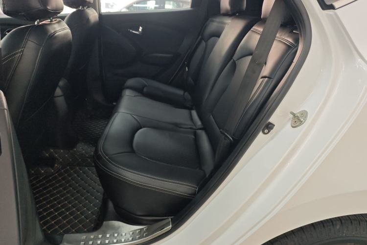 Used Hyundai ix35 2015 2.0L Automatic 2WD Smart Type China IV