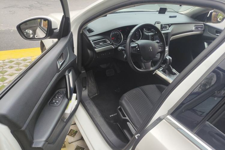 Used Peugeot 408 2015 1.2T Automatic Luxury Edition Driver Seat