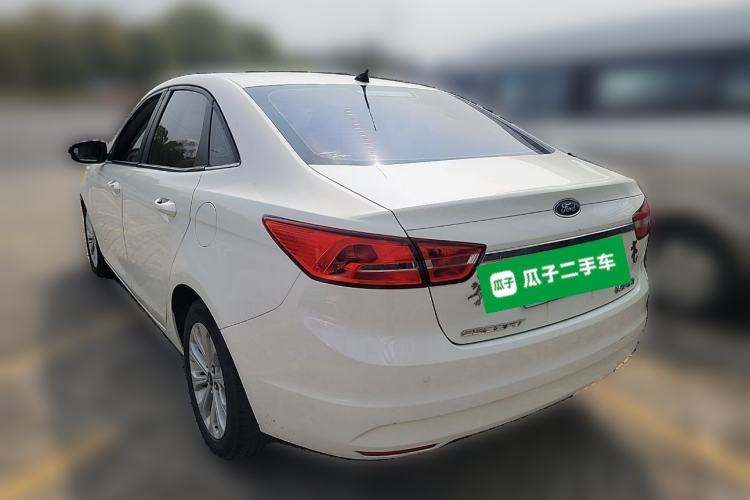 Used Ford Escort 2015 1.5L Manual Fashion Edition
