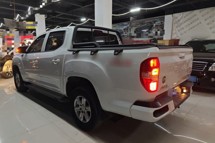 Used SAIC MAXUS T60 2017 2.8T Diesel Automatic 4x4 High-Ride Comfort Edition Standard Cabin China V Emission Standard
