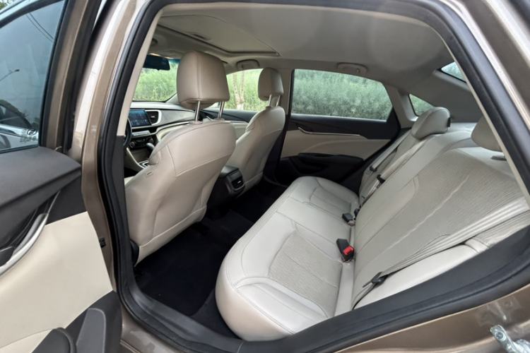 Used Buick GT 2017 15N Automatic Elite Version Interior 3