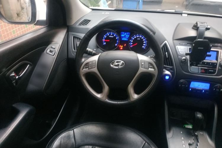 Used Hyundai ix35 2012 2.0L Automatic Two-Wheel Drive Elite Edition GLS Steering Wheel