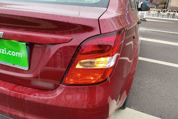 Used Chevrolet Aveo Sonic 2014 Sedan 1.4SL MT Comfort Edition
