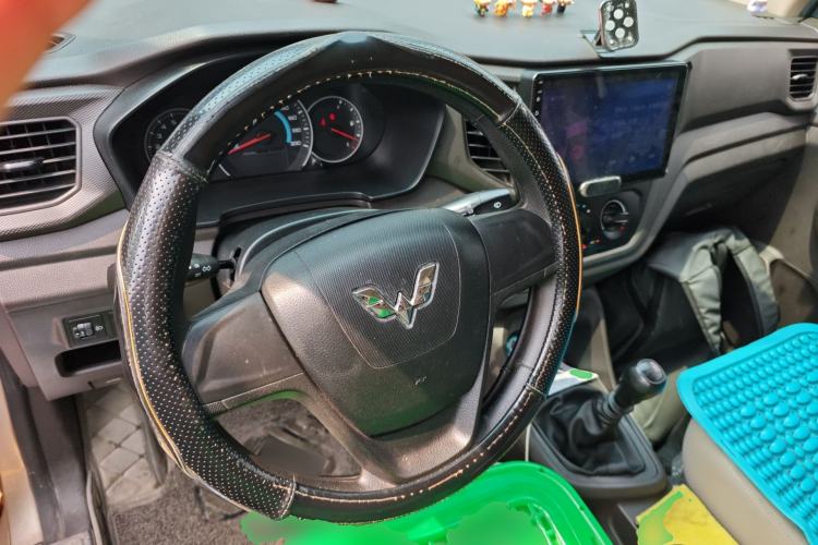 Used Wuling Hongguang V 2019 1.5L Enjoyment Version China VI LAR Steering Wheel