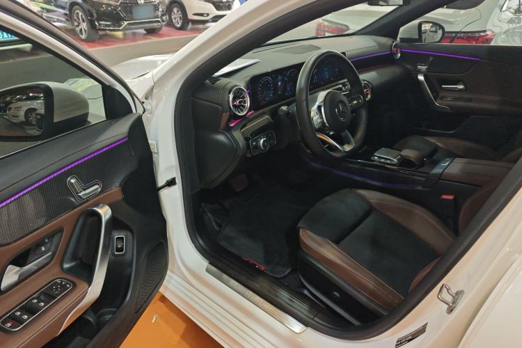 Used Mercedes-Benz A-Class 2020 Restyled A 200 L Sport Sedan Fashion Version
