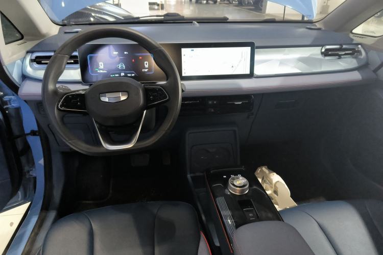 Used Geometry E Firefly 2022 401 km Linglong Tiger 4 Seats Interior 2