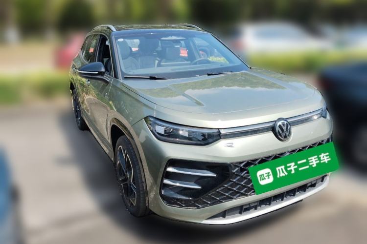 Used Volkswagen Tayron 2025 Tiguan L 380TSI 4Motion Luxury Easy Package Front Right 45 Deg