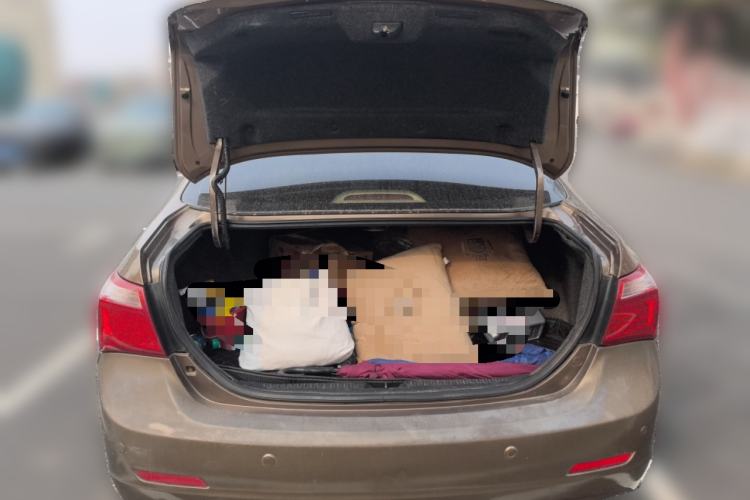 Used BYD G6 2012 2.0L Manual Luxury Version
