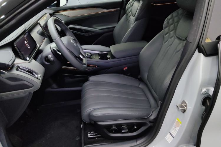 Used BYD Song L EV 2025 Intelligent Driving Version 662 km LiDAR Excellence Edition
