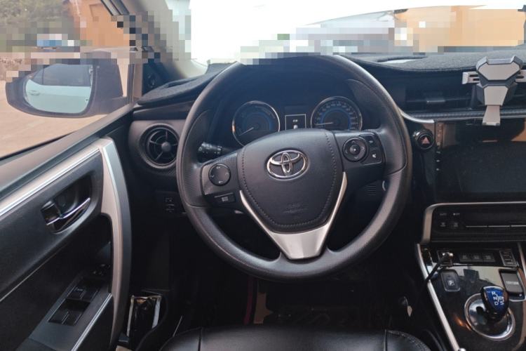Used Toyota Levin 2017 Revised Dual-Engine 1.8H GS E-CVT Elite Sunroof Version China V Standard Steering Wheel