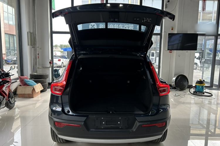 Used Volvo XC40 2021 T4 Four-Wheel Drive Smart Luxury Edition Trunk