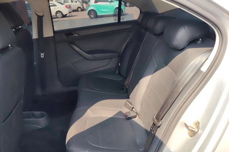 Used Volkswagen Santana 2015 1.4L Manual Fashion Edition
