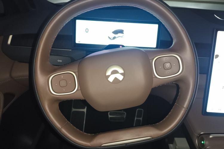 Used Nio ES8 2024 75 kWh Executive Edition Steering Wheel