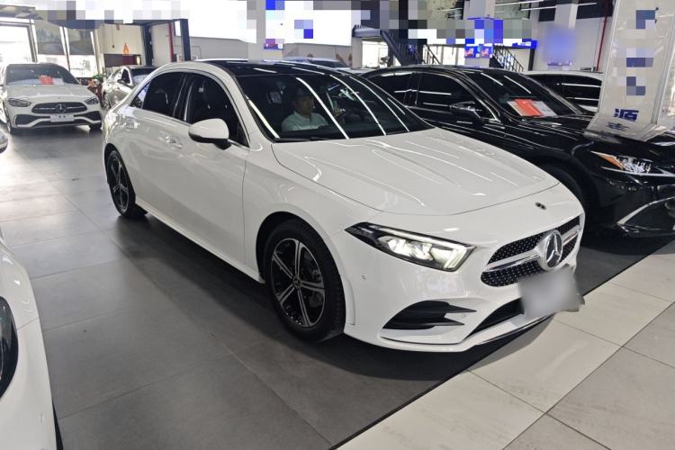 Used Mercedes-Benz A-Class 2022 Revised Version A 200 L Sport Sedan Fashionable Style Exterior 3