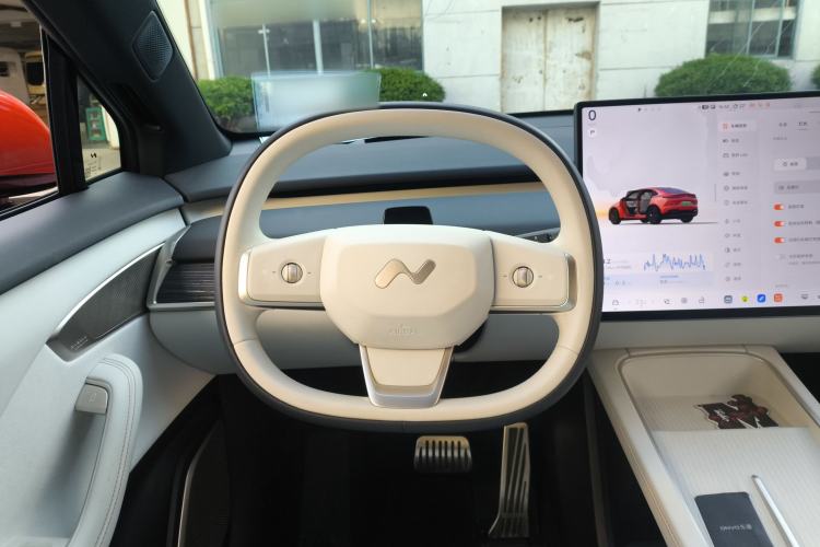 Used ONVO L60 2024 60 kWh Rear-Drive Version