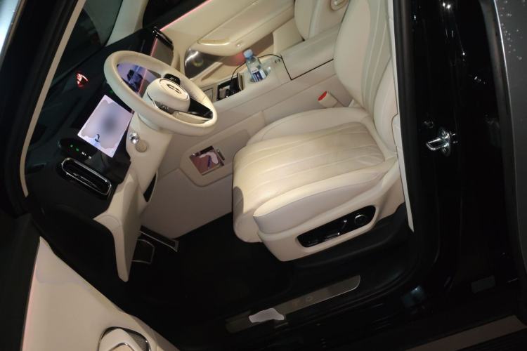 Used Hima AITO M8 2025 Extended-Range Max+ Version 53.4 kWh 6-Seater Edition
