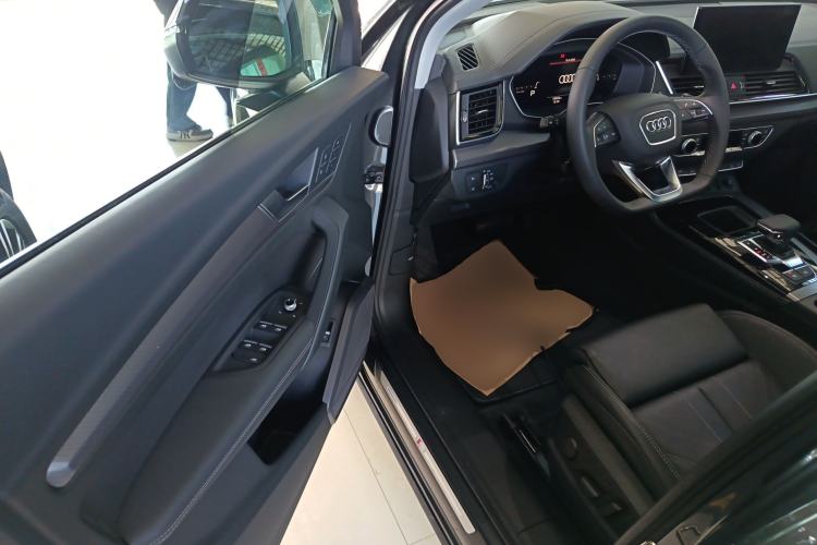 Used Audi Q5L 2022 40T Luxury Dynamic Model Driver Seat