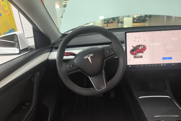 Used Tesla Model Y 2021 Long-Range All-Wheel-Drive Version
